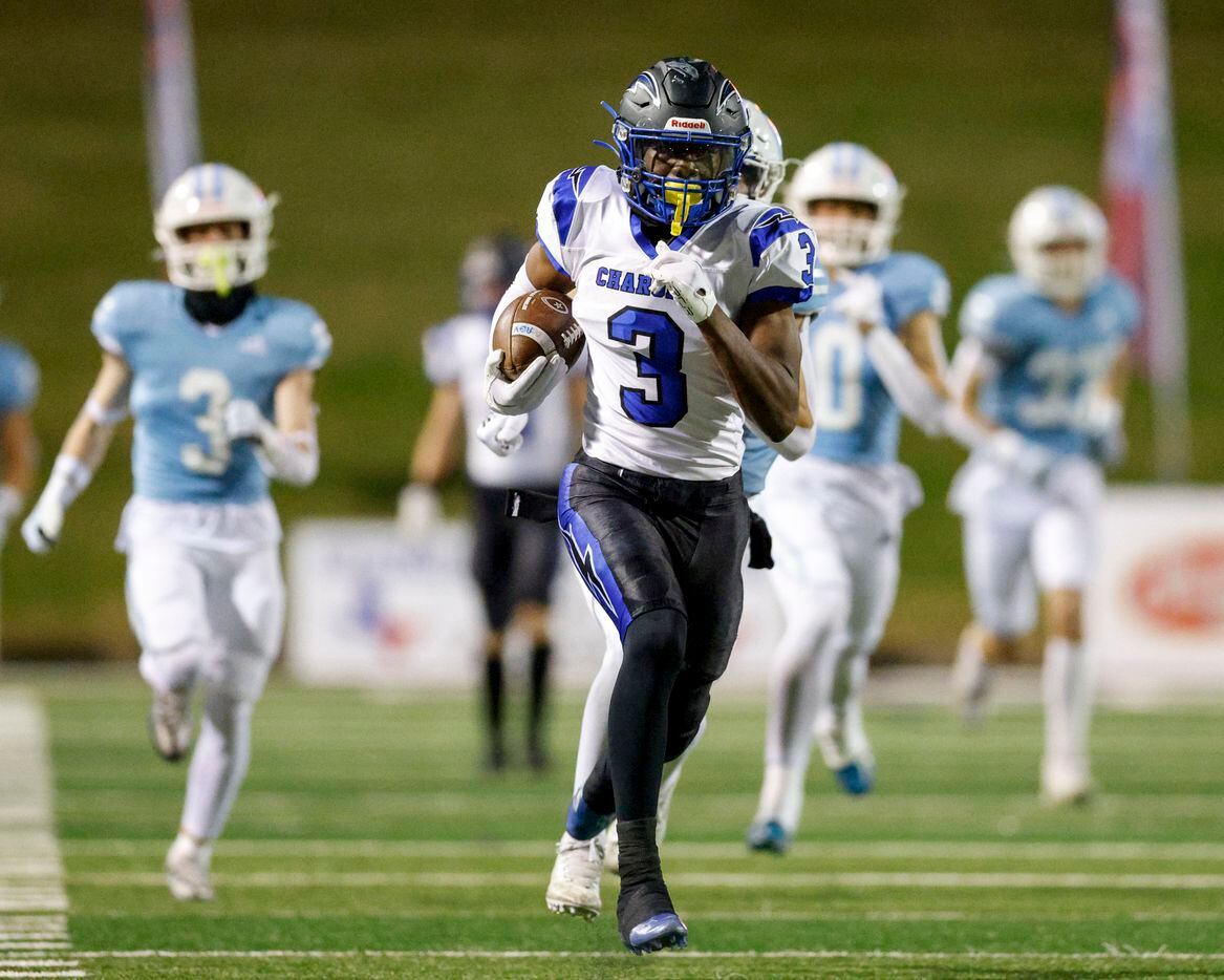 Dallas Christian wide receiver William Nettles (3) races down the sideline after catching a...