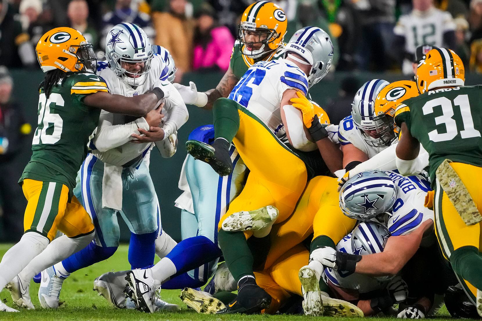 Dallas Cowboys quarterback Dak Prescott (4) looks to pass during an NFL  game against the Green Bay Packers Sunday, Nov. 13, 2022, in Green Bay,  Wis. (AP Photo/Jeffrey Phelps Stock Photo - Alamy