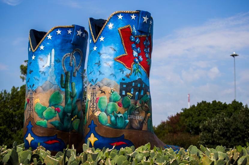 Big Tex tiene nuevas botas para recibir a miles de visitantes en la Feria Estatal de Texas.