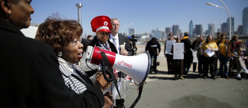 Former Dallas NAACP president Juanita Wallace (left) speaks to marchers on the Continental Avenue Bridge in March 2015. The group led the March for the Right to Vote to commemorate the 50th anniversary of Bloody Sunday in Selma, Ala.