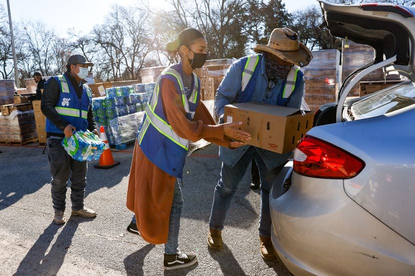 Varias organizaciones en el Norte de Texas brindan asistencia alimenticia a familias...