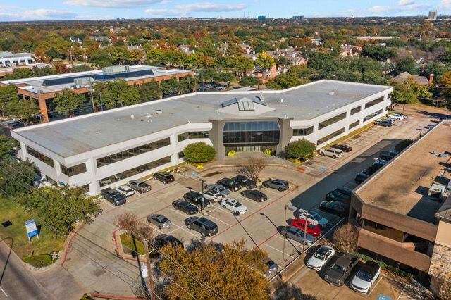 Kennington Commercial purchased the office at 17110 North Dallas Parkway.