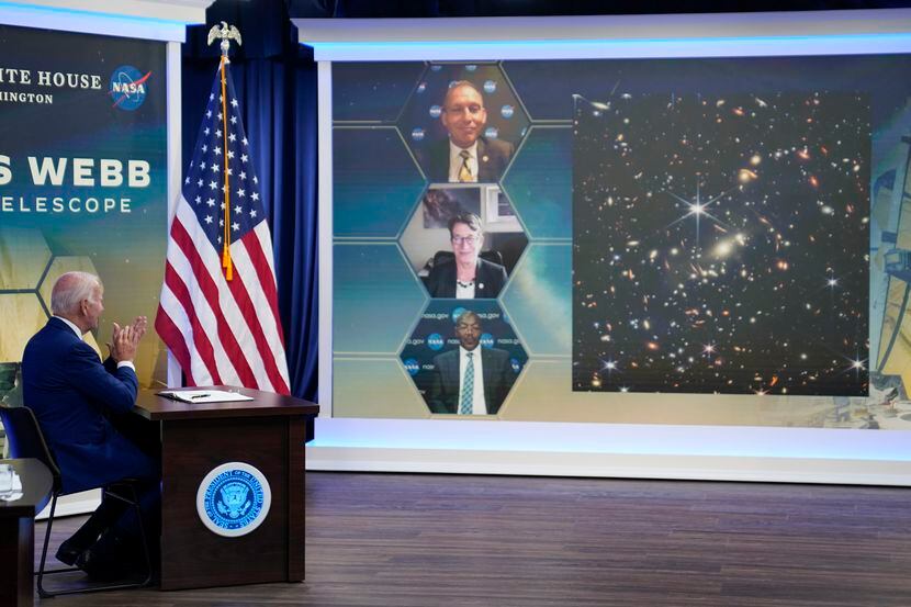 El presidente Joe Biden habla durante la presentación oficial de la NASA de las primeras...