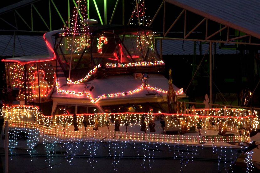 Grapevine's Twinkle Light Boat Parade