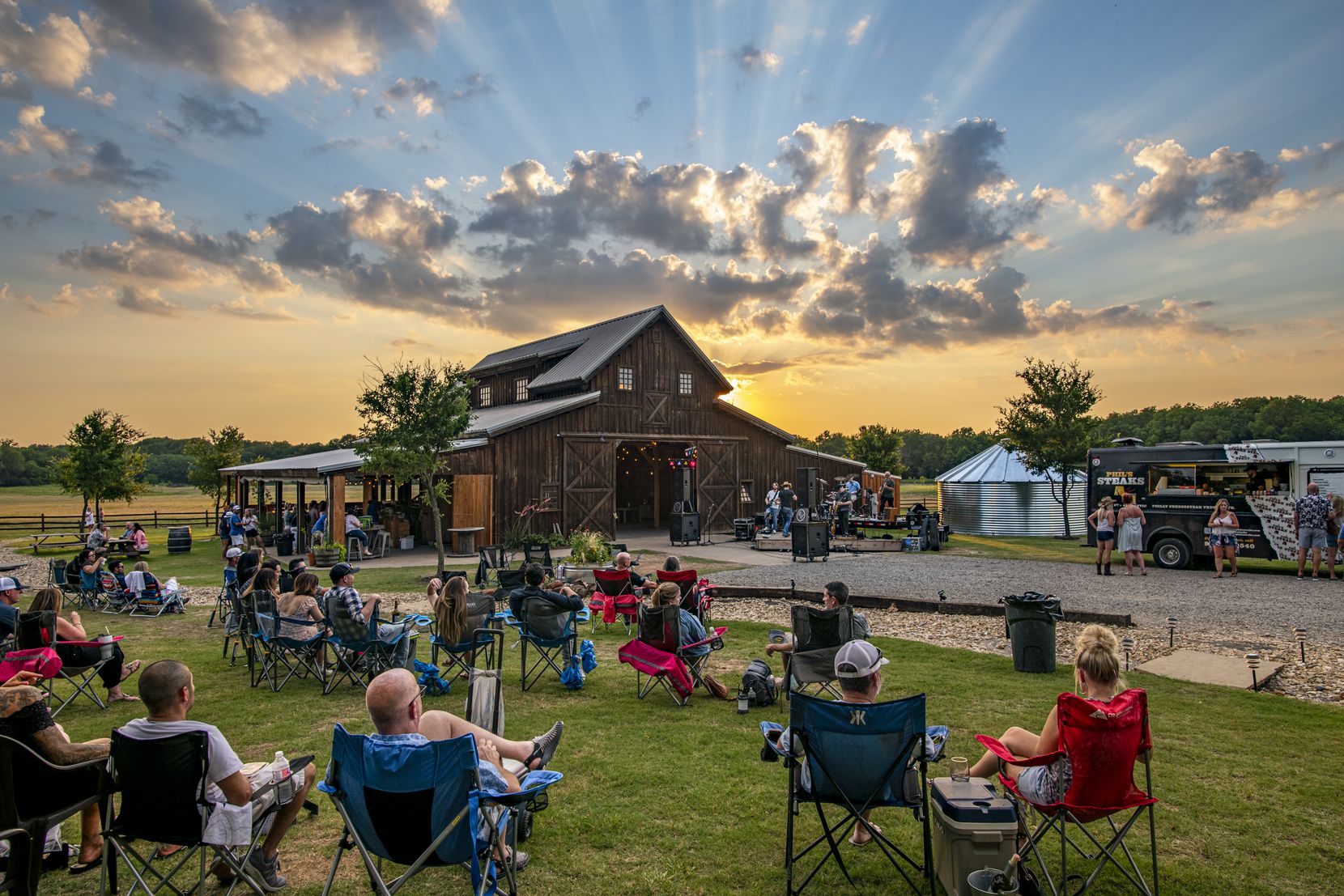 BarnHill Vineyards in Anna, Texas, features wine as well as live music.