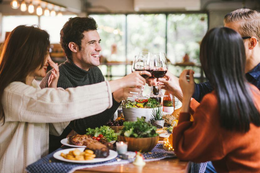 Muchos restaurantes preparan fiestas de Acción de Gracias para que no tenga que cocinar en...