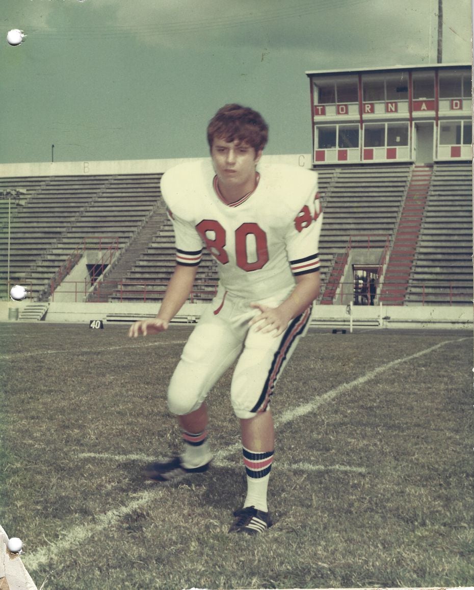 Gerry Fraley, former Dallas Morning News sportswriter, played football at Clearwater High School in Florida before later becoming a nose tackle at Carnegie Melon University in Pittsburgh.