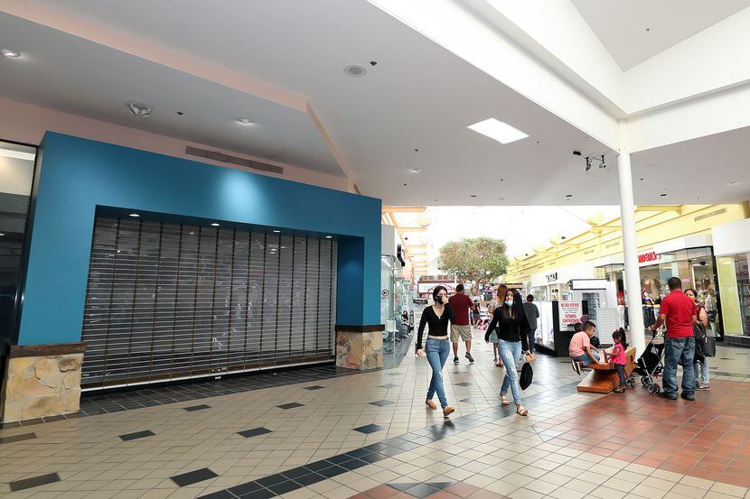 El espacio de un Radio Shack en La Gran Plaza sera la nueva ubicación de la South Seminary...