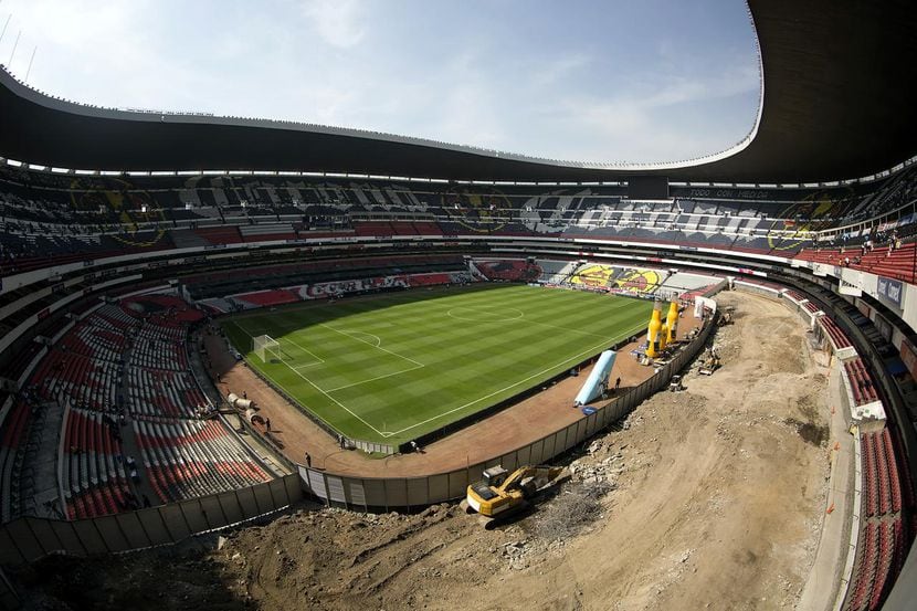 Obras de remodelación del Estadio Azteca, que reducirá su capacidad de 102,000 a 87,000...