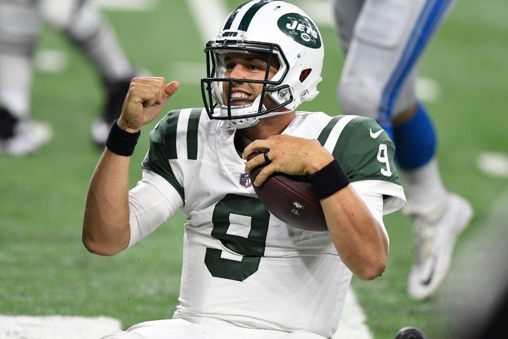 New York Jets quarterback Bryce Petty (9) reacts after a run during the second half of an...
