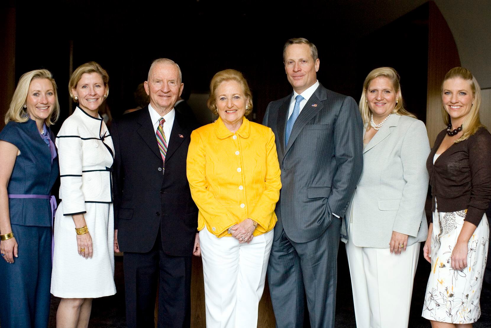 Perot family donates $50M to UT Southwestern dual-degree program for medical researchers