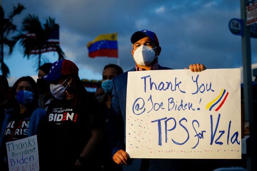 En Miami, grupos de venezolanos celebraron el anuncio de TPS (estatus de protección...