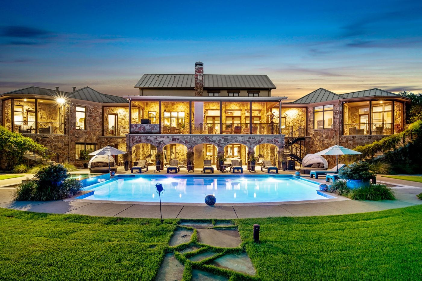 The exterior of 3 Stonebriar Way in Frisco, TX.