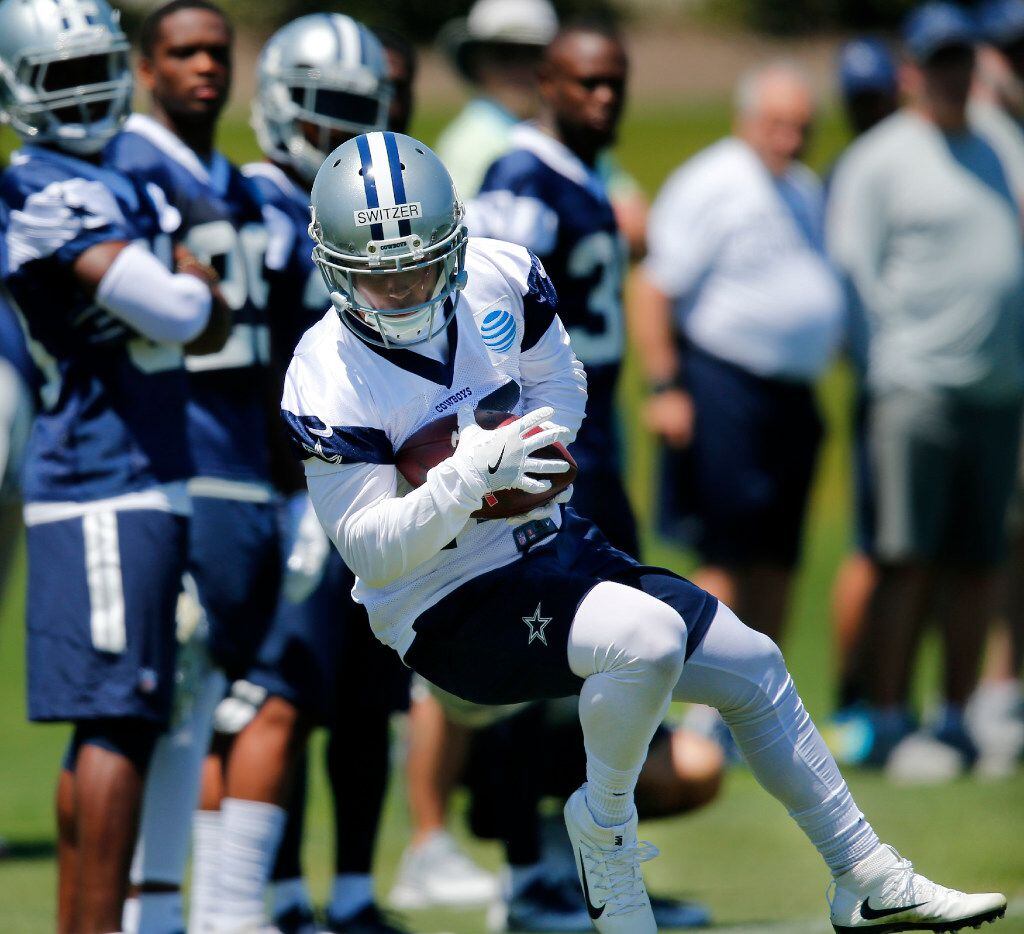 Dallas Cowboys rookie receiver Ryan Switzer (10) of North Carolina catches a pass along the...