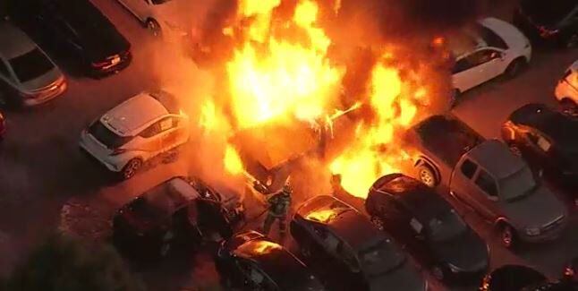 Una concesionaria Toyota se incendió el miércoles.
