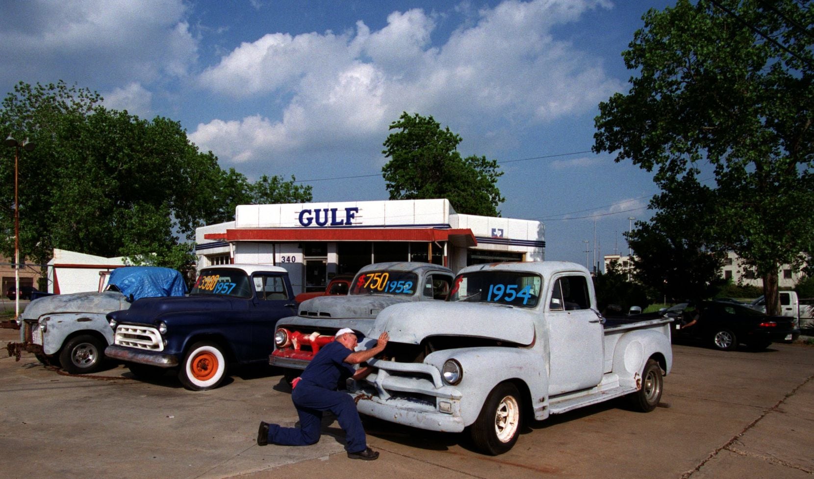Riegel Gulf Service in Deep Ellum, which closed in 2002, will become a bar called...