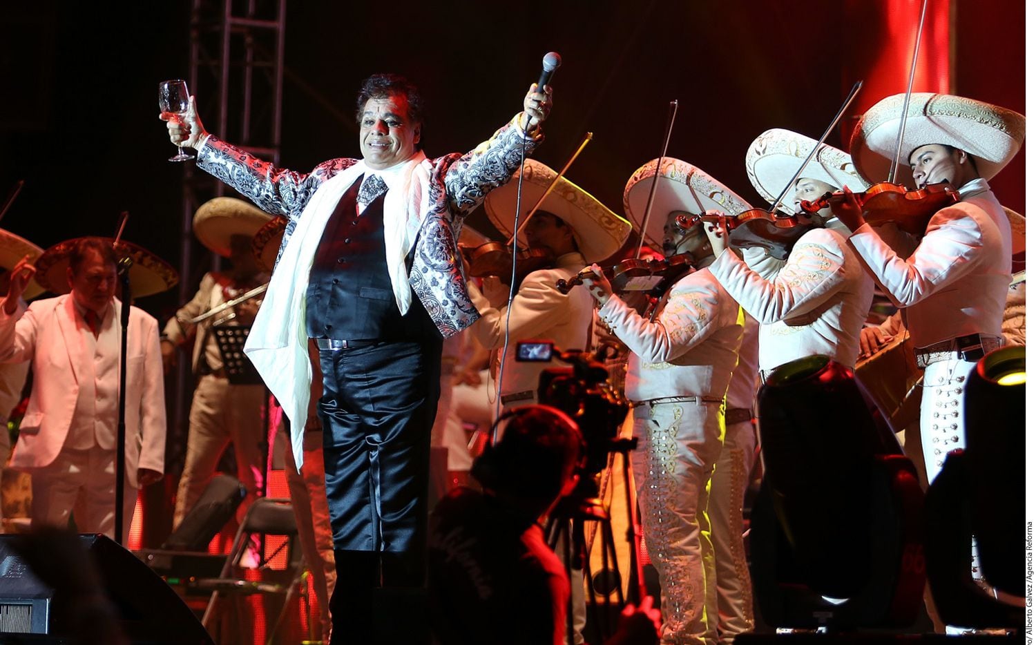 Ayer, el cantante Juan Gabriel se presentó con gran éxito en Los Ángeles./AGENCIA REFORMA
