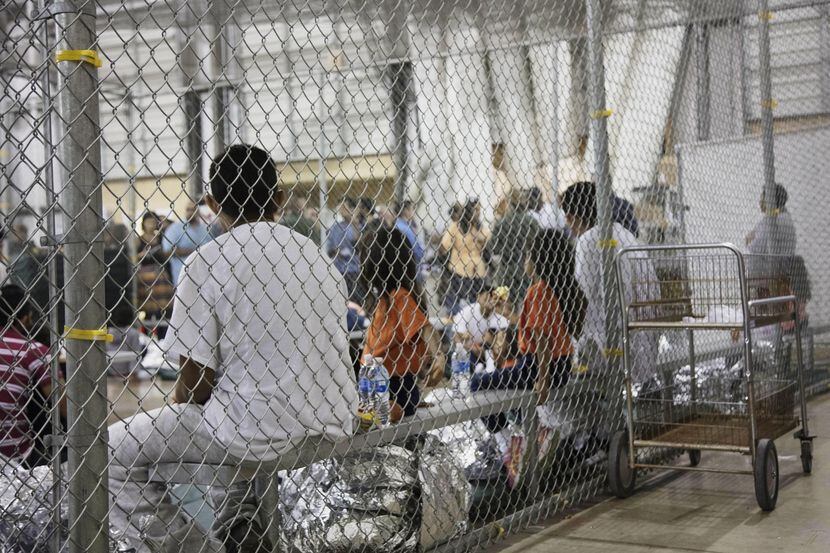 Imagen de un centro de detención de familias inmigrantes en McAllen, texas.(AP)
