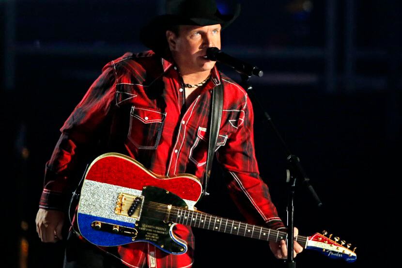 Garth Brooks performs during the 2015 Academy of Country Music Awards Sunday, April 19, 2015...
