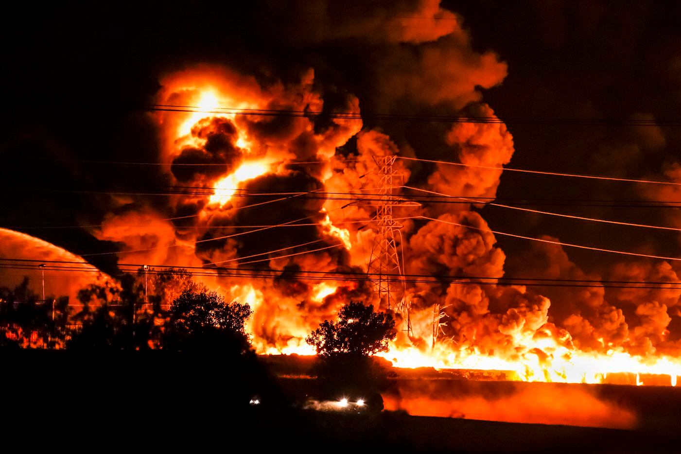 Watch: Firefighters continue to battle massive industrial blaze in Grand Prairie - Jago Times ...
