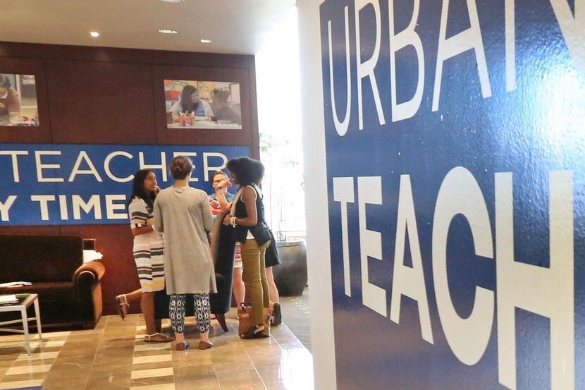 El distrito escolar de Dallas recluta docentes de su Programa de Maestros Urbanos. Esta fue...