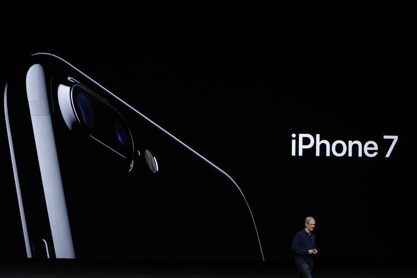 El nuevo iPhone llega con doble cámara y calidad cinematografica. (Getty Images/Stephen Lam)
