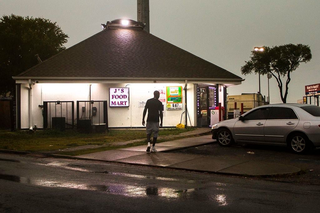 To clean up northeast Dallas, authorities are starting with a longstanding trouble spot: J's Food Mart, the crime-ridden convenience store near LBJ Freeway and Skillman Street. (Smiley N. Pool/Staff Photographer)