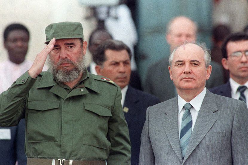 Former Cuban leader Fidel Castro dies at age 90