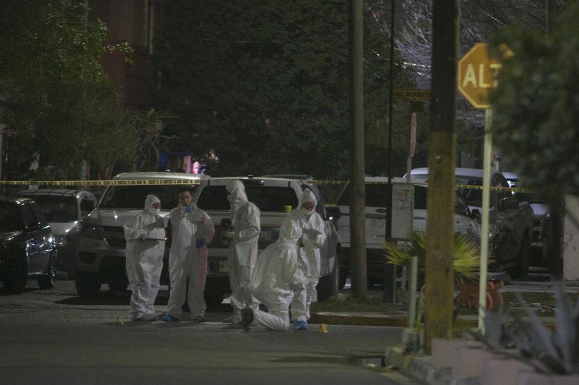 Personal del médico forense de Nuevo León reconoce la zona donde nueve personas murieron...