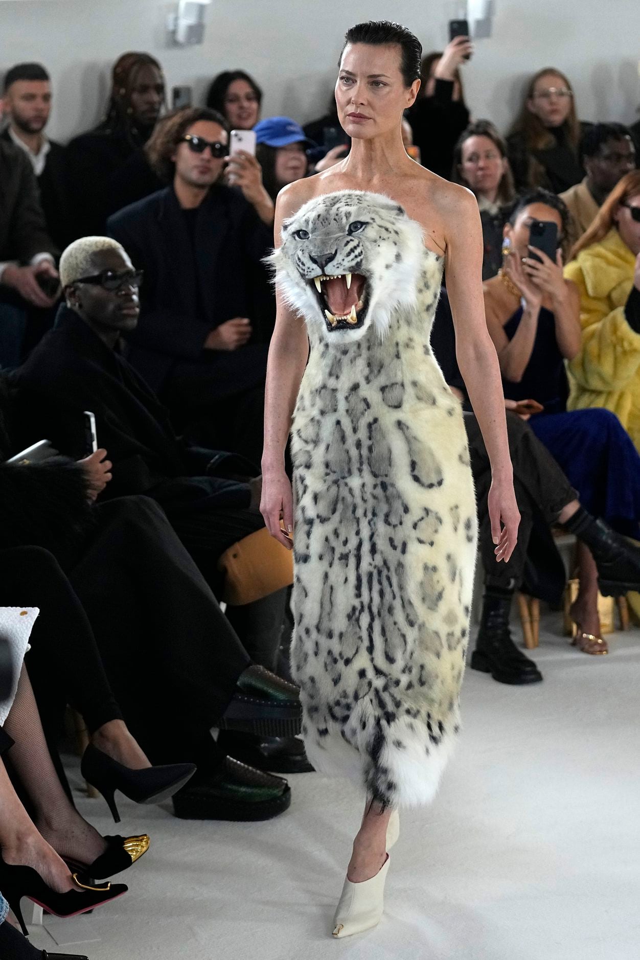 Photos: Head-turning fashions at the Schiaparelli show during Paris ...