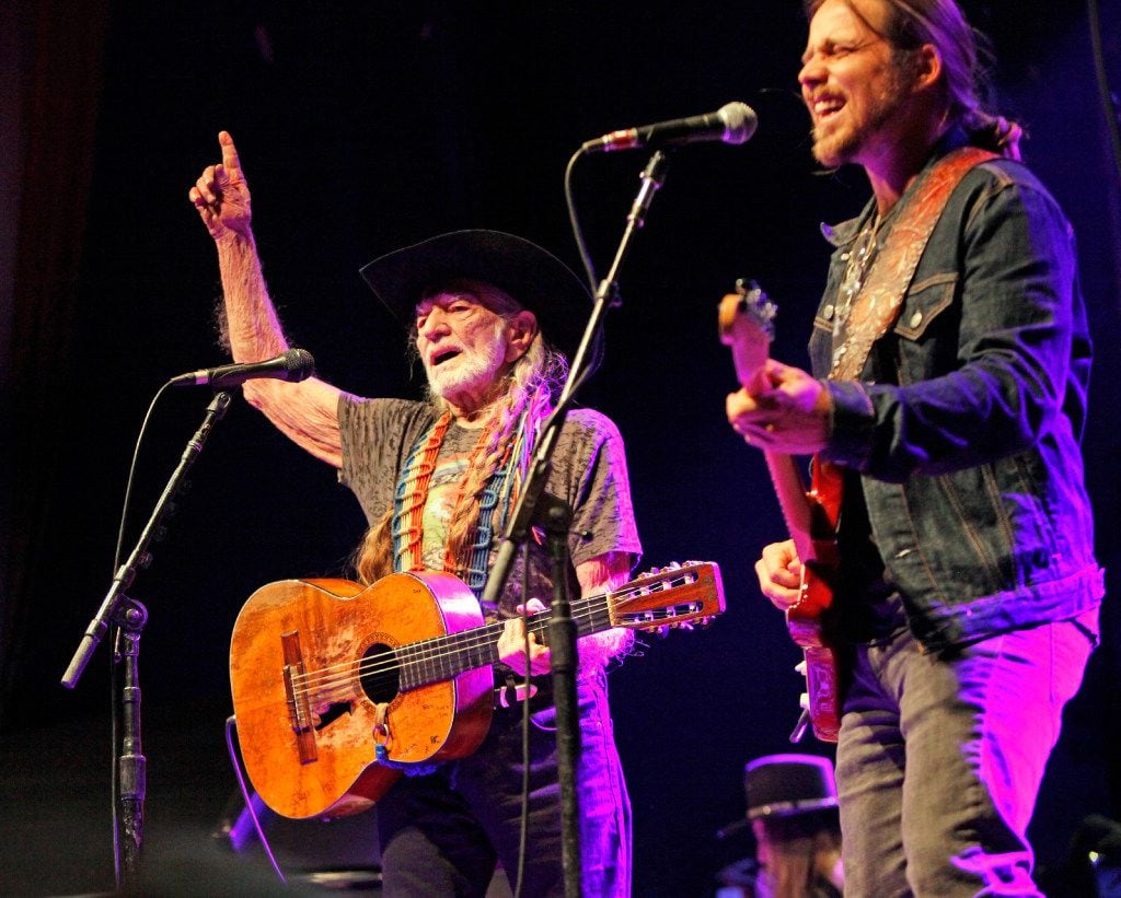 Willie Nelson, still suffering from the flu, cancels concerts until March