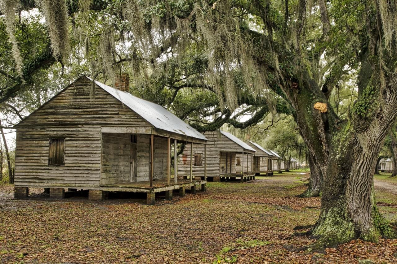 plantations with slave quarters tours