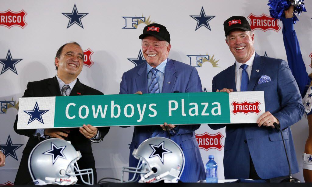 Dallas Cowboys owner/general manager Jerry Jones, center,and executive vice president and...