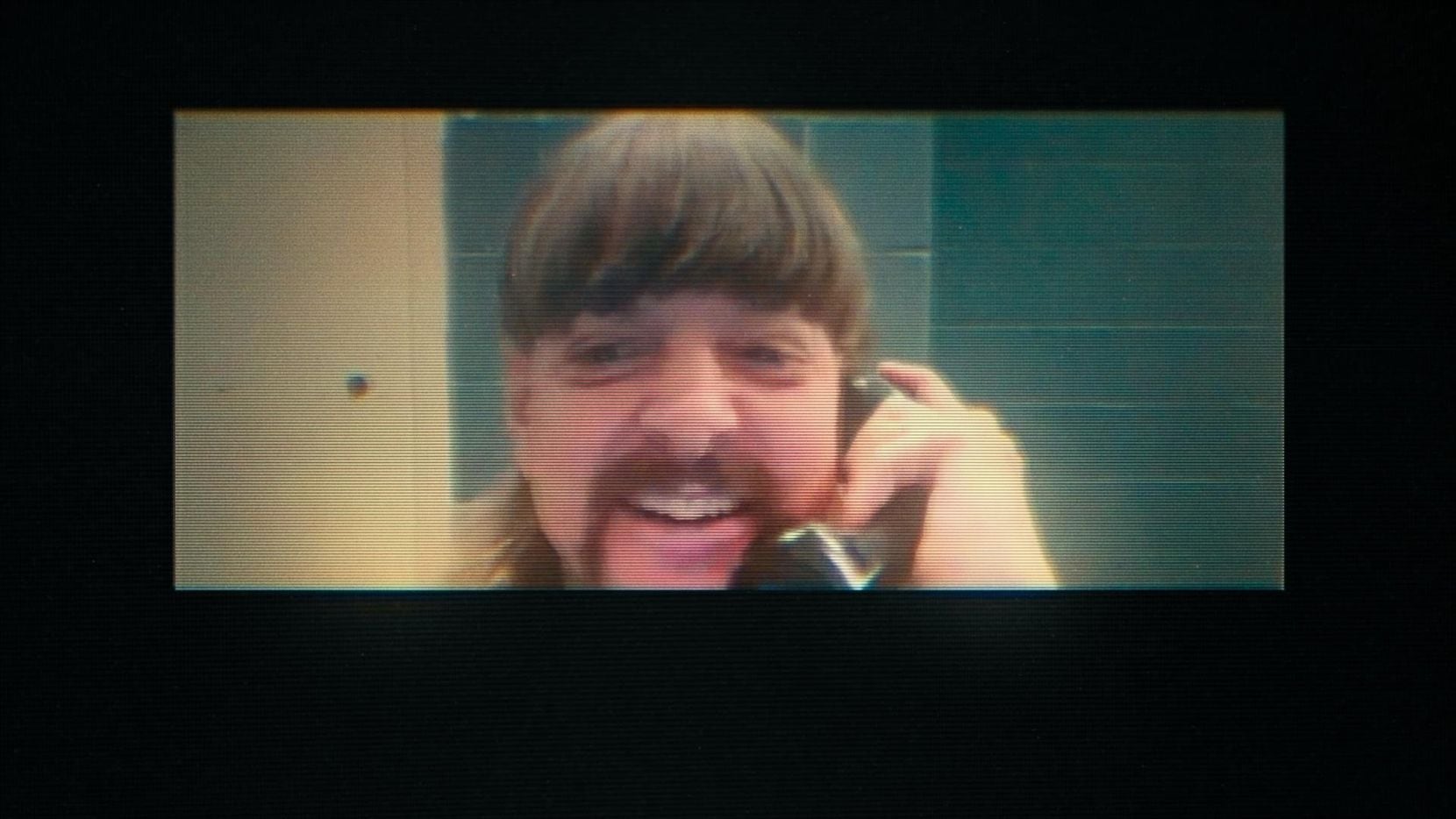 Joe Exotic en una videollamada desde una prisión en Fort Worth para la grabación de "Tiger King 2".