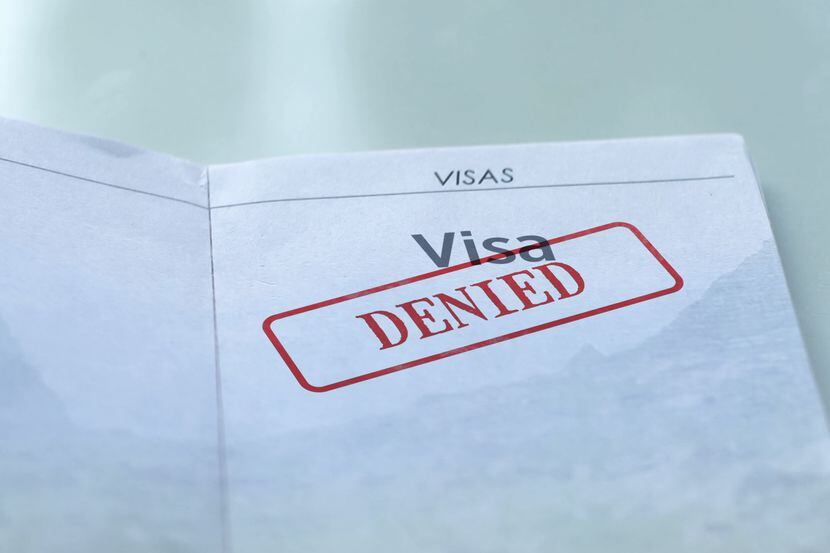 Un pasaporte con visa de turista negada en Estados Unidos.