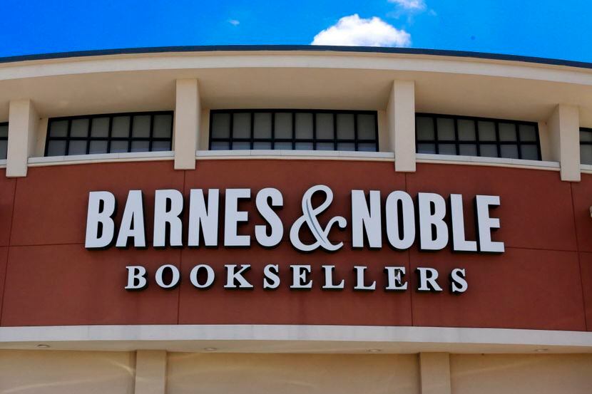 Las librerías Barnes & Noble enfrenta crisis económica. Sufre la competencia de Amazon y los...