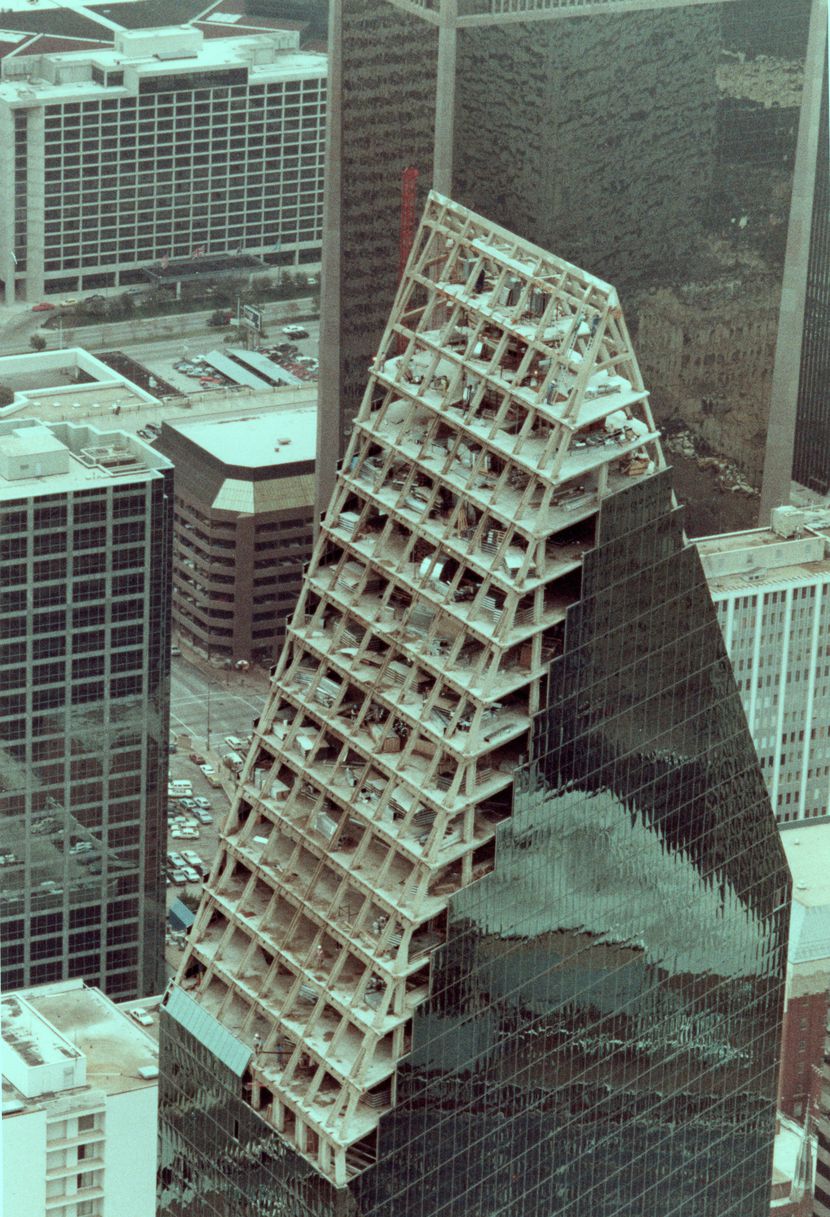 Aerial view of the pinnacle of Fountain Place under construction in November 1985.