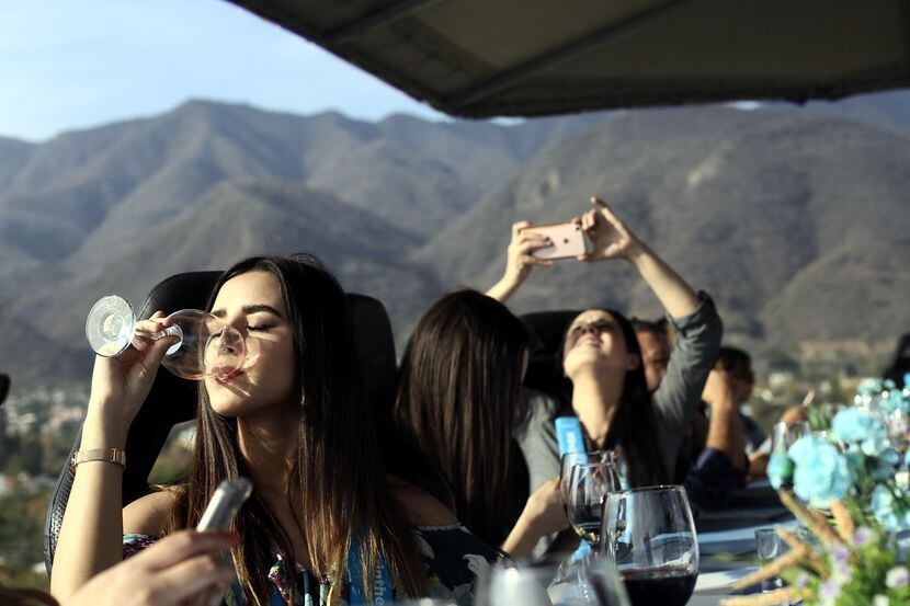 Turistas en un restaurant del pueblo de Ajijic, junto al Lago de Chapala, en Jalisco, México.