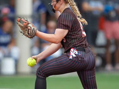 Aledo pitcher Kayleigh Smith (15) delivers a pitch to a Georgetown batter during the bottom...