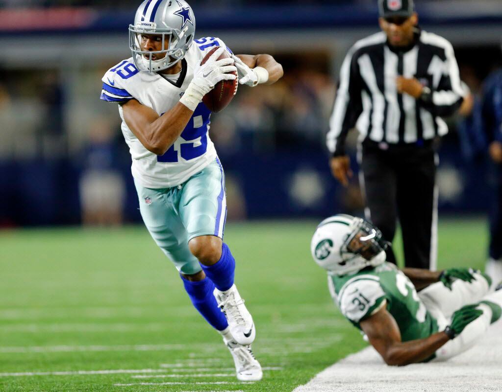 Dallas Cowboys wide receiver Brice Butler (19) races down the sideline after making a first...