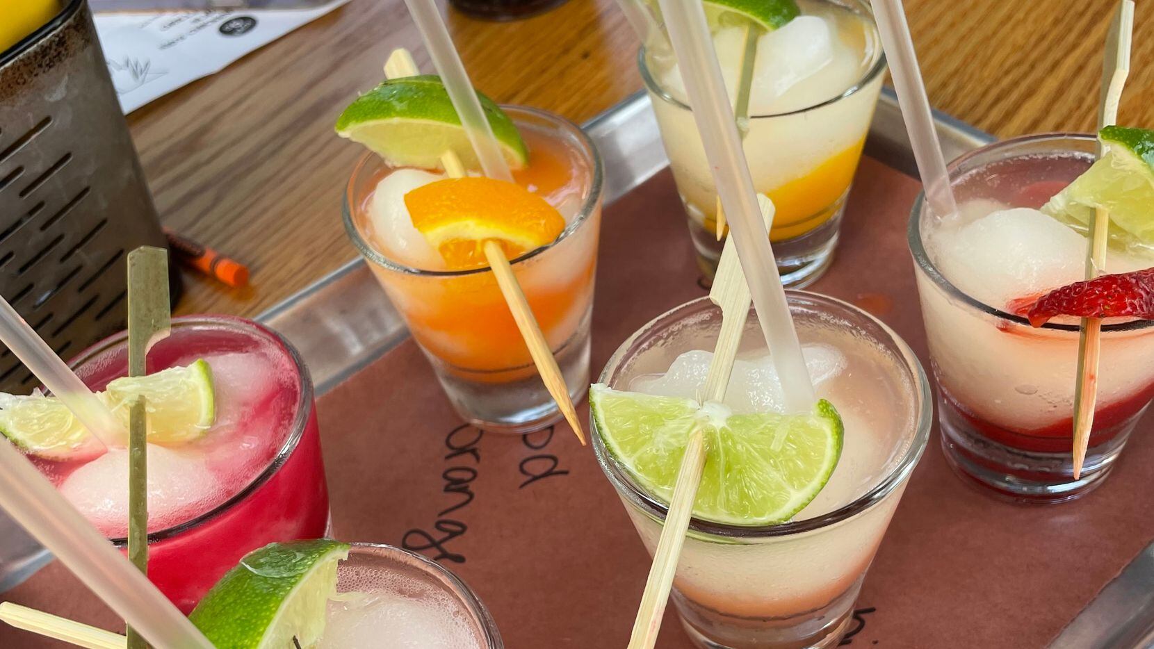 Una gran variedad de bebidas preparadas pueden servir para refrescar el calor del verano.