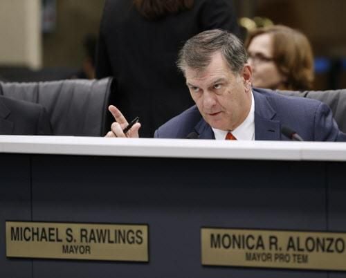 Con la derrota electoral de Mónica Alonzo, el alcalde Mike Rawlings pierde a una de sus...