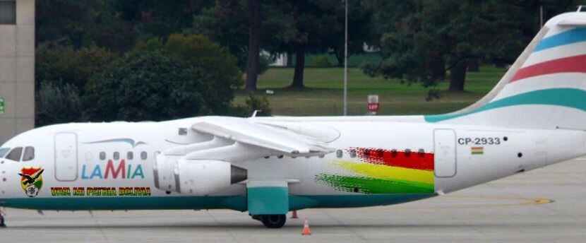 Una foto publicada por la Federación Boliviana de Fútbol muestra al avión BAE 146 Avro RJ85...