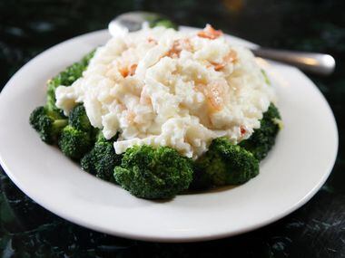 Pan-fried egg white with seafood and broccoli