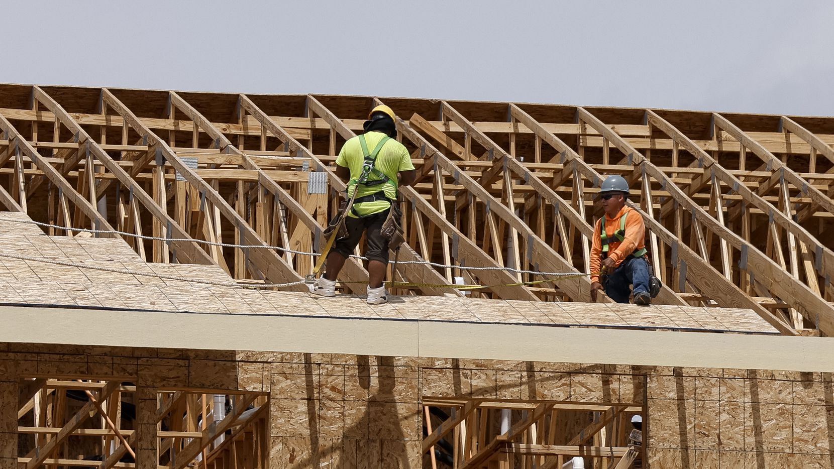 Texas' construction industry added 3,100 jobs last month despite the Federal Reserve raising...