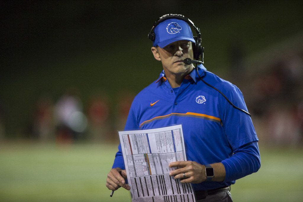 ALBUQUERQUE, NM - OCTOBER 7:  Head coach Bryan Harsin of the Boise State Broncos on the...