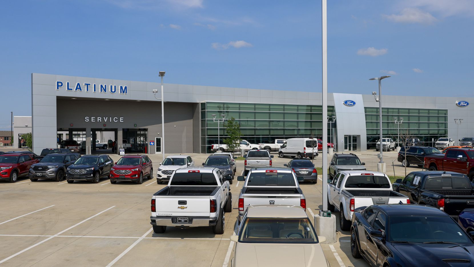 When will car-buying in Dallas-Fort Worth return to normal? Don’t count ...