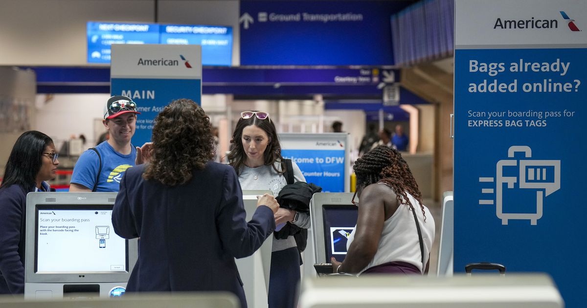 Higher airfares, fewer flights greet holiday travelers after COVID-19 worries ease
