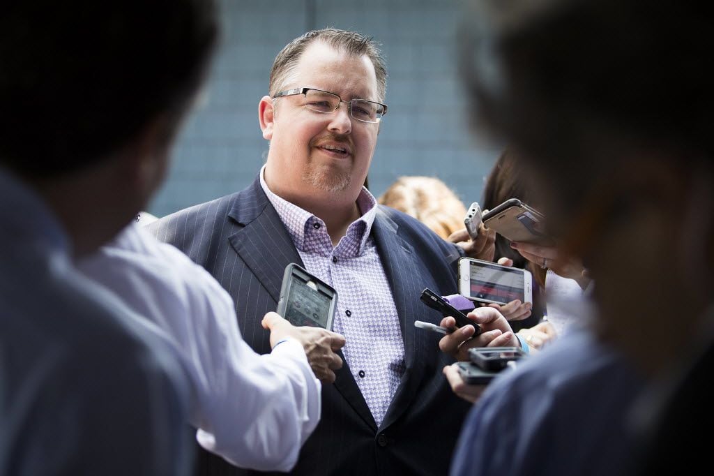 Cruz campaign manager Jeff Roe speaks with reporters before an event for Texas Sen. Ted Cruz...