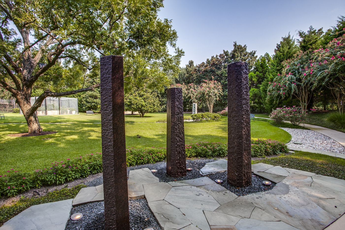 Take a look at the exterior of the home at 25 Glen Abbey Drive in Dallas, TX.